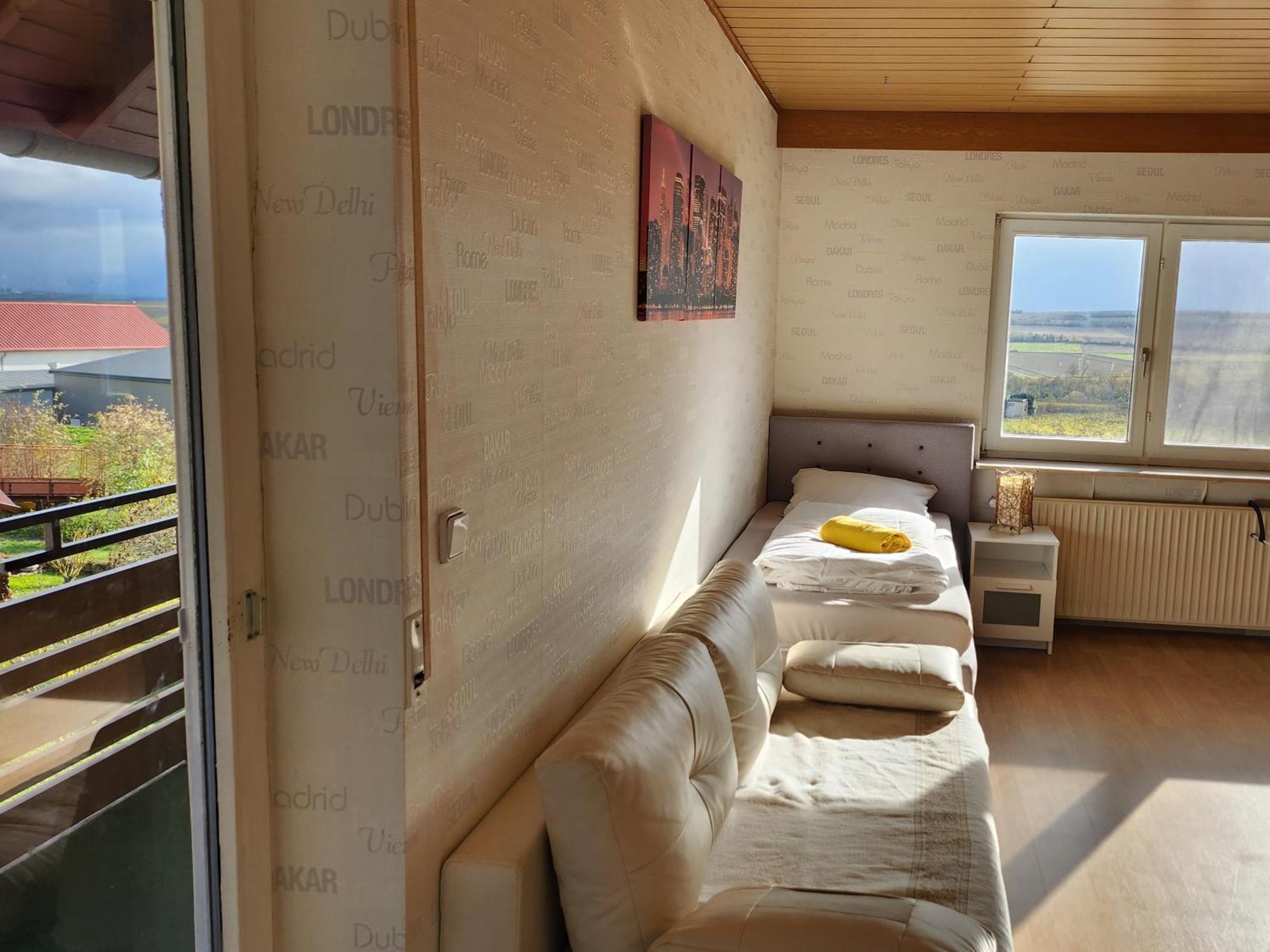 Monteurwohnung Ha-Wei -90 M2 Hangen-Weisheim Buitenkant foto